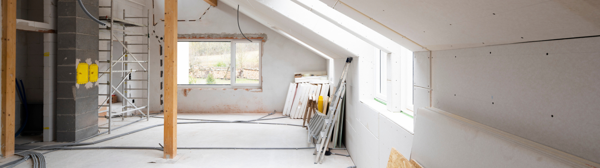 d&eacute;couvrez comment estimer le co&ucirc;t de r&eacute;novation d'une maison, des principaux postes de d&eacute;penses aux conseils pour optimiser votre budget et r&eacute;ussir votre projet en toute s&eacute;r&eacute;nit&eacute;.