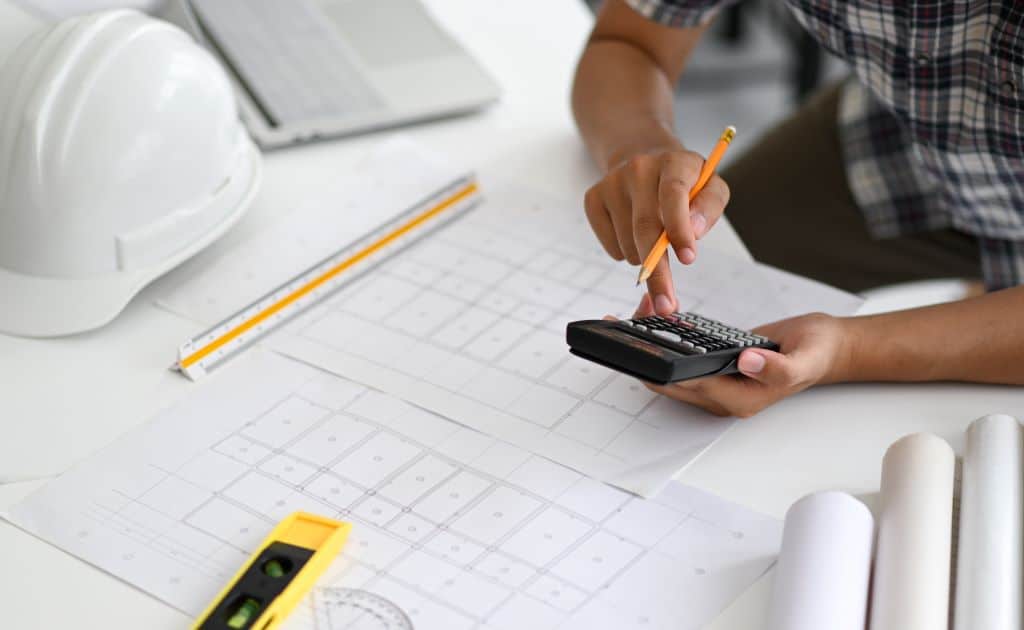 d&eacute;couvrez comment estimer le co&ucirc;t de vos travaux de r&eacute;novation ou de construction. conseils, tarifs moyens, et astuces pour mieux g&eacute;rer votre budget et r&eacute;ussir vos projets en toute s&eacute;r&eacute;nit&eacute;.