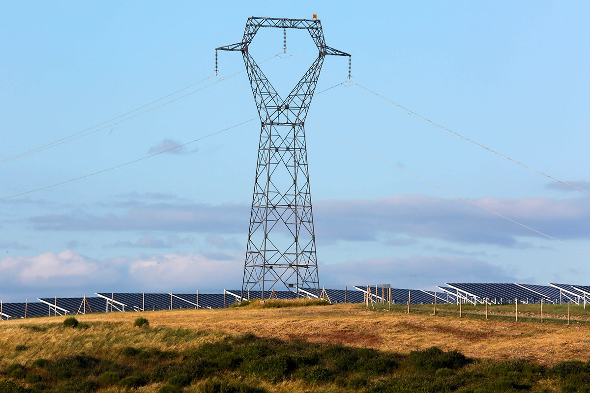 d&eacute;couvrez tout sur l'&eacute;lectricit&eacute; : d&eacute;finitions, fonctionnement, astuces pour &eacute;conomiser l'&eacute;nergie et conseils pour la s&eacute;curit&eacute; &eacute;lectrique dans votre maison ou entreprise.