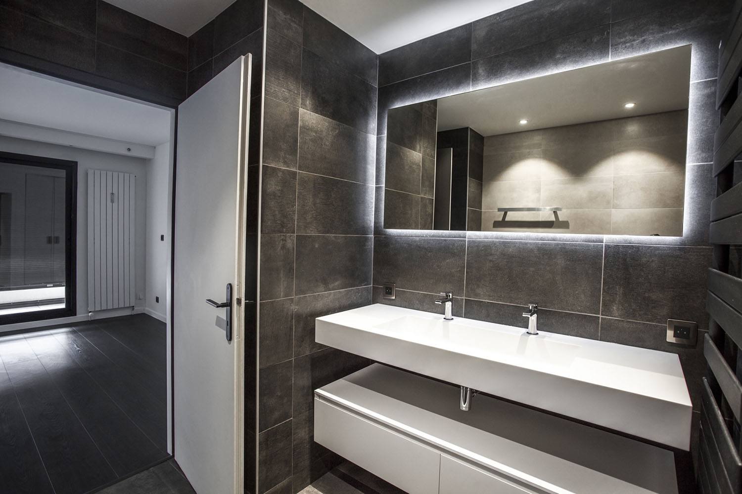 d&eacute;couvrez les prix moyens pour la r&eacute;novation d'une salle de bain, les facteurs qui influencent le co&ucirc;t et des conseils pour optimiser votre budget et r&eacute;ussir votre projet.