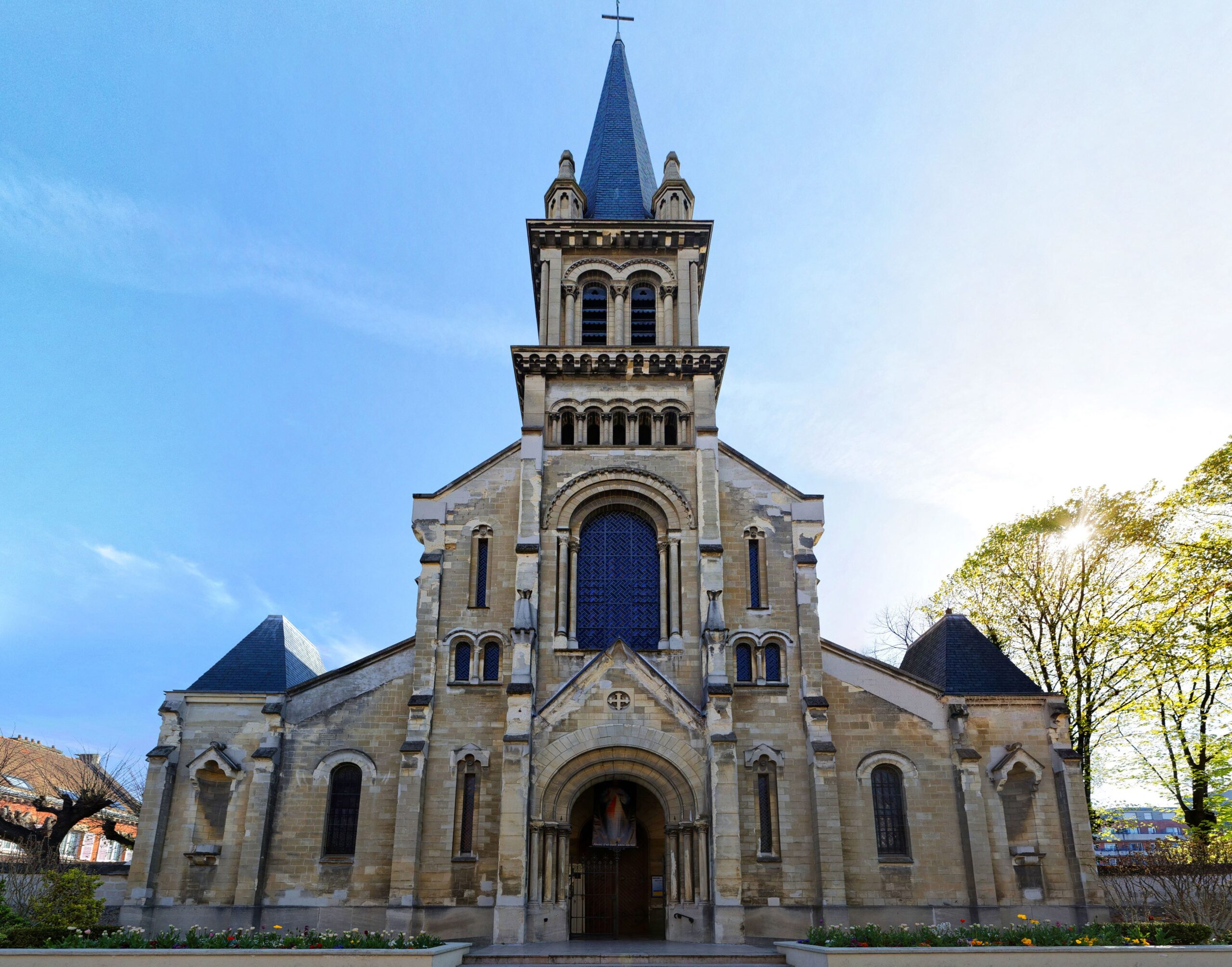 vous cherchez à rénover votre maison ou appartement à alfortville 94140 ? découvrez nos services de rénovation sur mesure pour tous vos projets, avec des artisans qualifiés et un accompagnement personnalisé.