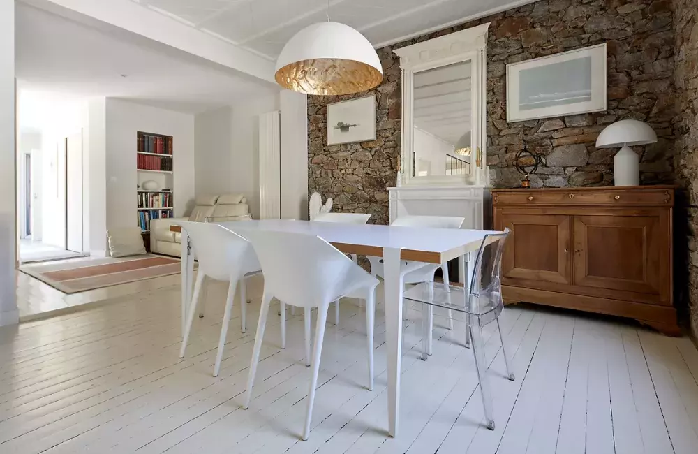 d&eacute;couvrez nos conseils et solutions pour r&eacute;ussir votre r&eacute;novation int&eacute;rieure : id&eacute;es d&eacute;co, am&eacute;nagement, choix des mat&eacute;riaux et tendances pour transformer votre espace selon vos envies.