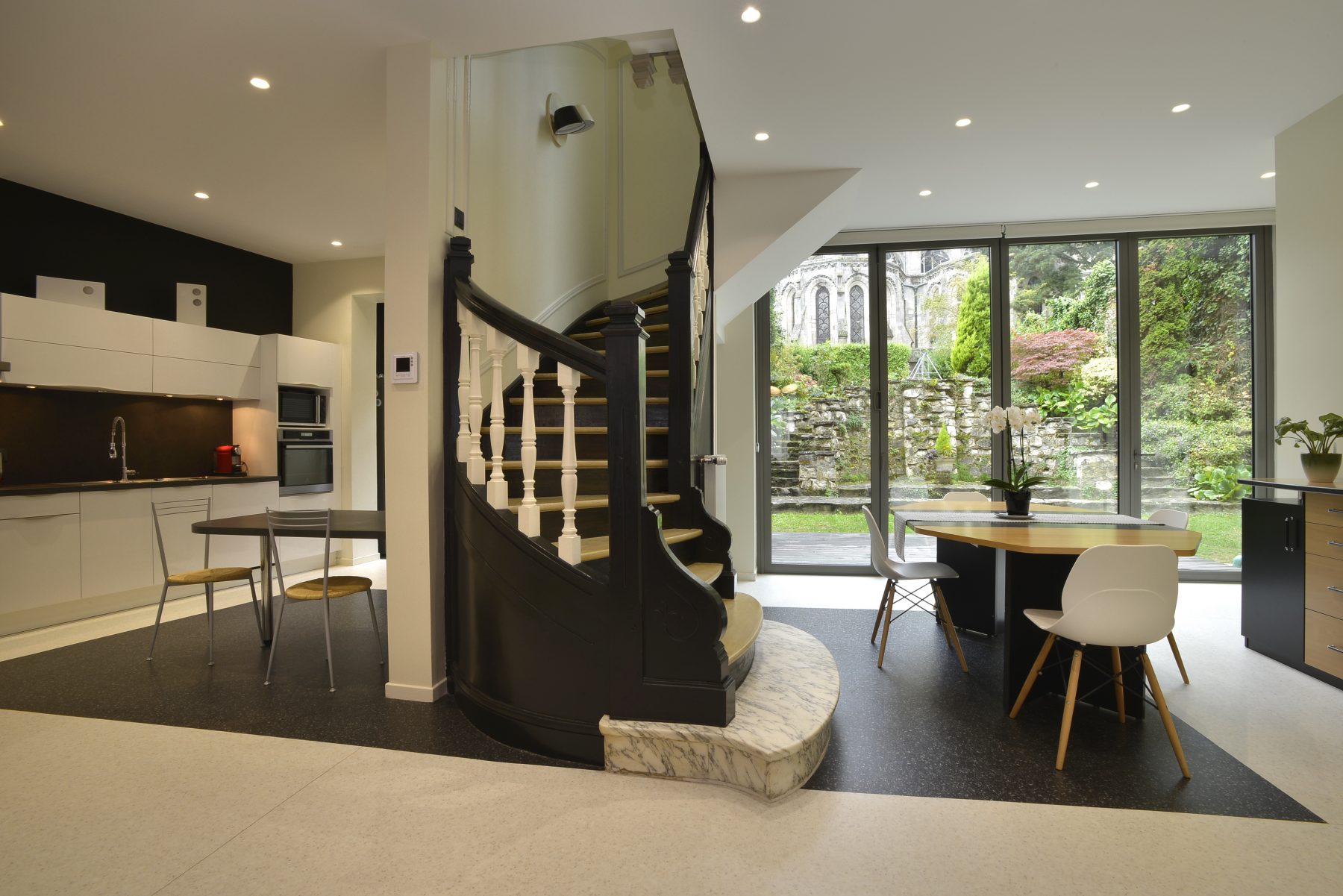 d&eacute;couvrez nos conseils et astuces pour r&eacute;ussir la r&eacute;novation de votre maison. modernisez votre int&eacute;rieur, am&eacute;liorez votre confort et augmentez la valeur de votre bien gr&acirc;ce &agrave; des id&eacute;es innovantes et des solutions adapt&eacute;es &agrave; vos besoins.