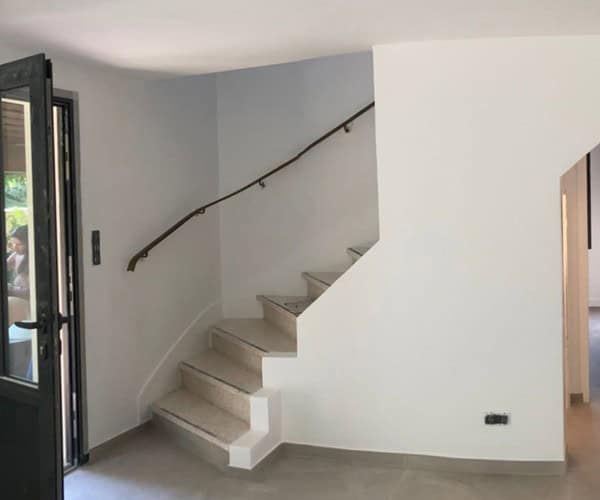 d&eacute;couvrez nos solutions sur mesure pour la r&eacute;novation de b&acirc;timent : conseils, accompagnement, et expertise pour transformer et valoriser vos espaces r&eacute;sidentiels ou professionnels.