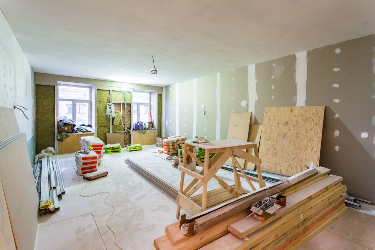 d&eacute;couvrez nos conseils et solutions pour r&eacute;ussir votre r&eacute;novation int&eacute;rieure : id&eacute;es de d&eacute;coration, choix des mat&eacute;riaux et guide des travaux pour transformer votre int&eacute;rieur en un espace moderne et confortable.