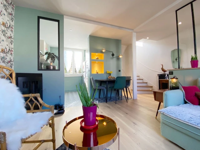 d&eacute;couvrez nos conseils et astuces pour une r&eacute;novation de maison r&eacute;ussie. planifiez vos travaux, choisissez les bons mat&eacute;riaux et transformez votre int&eacute;rieur avec succ&egrave;s.