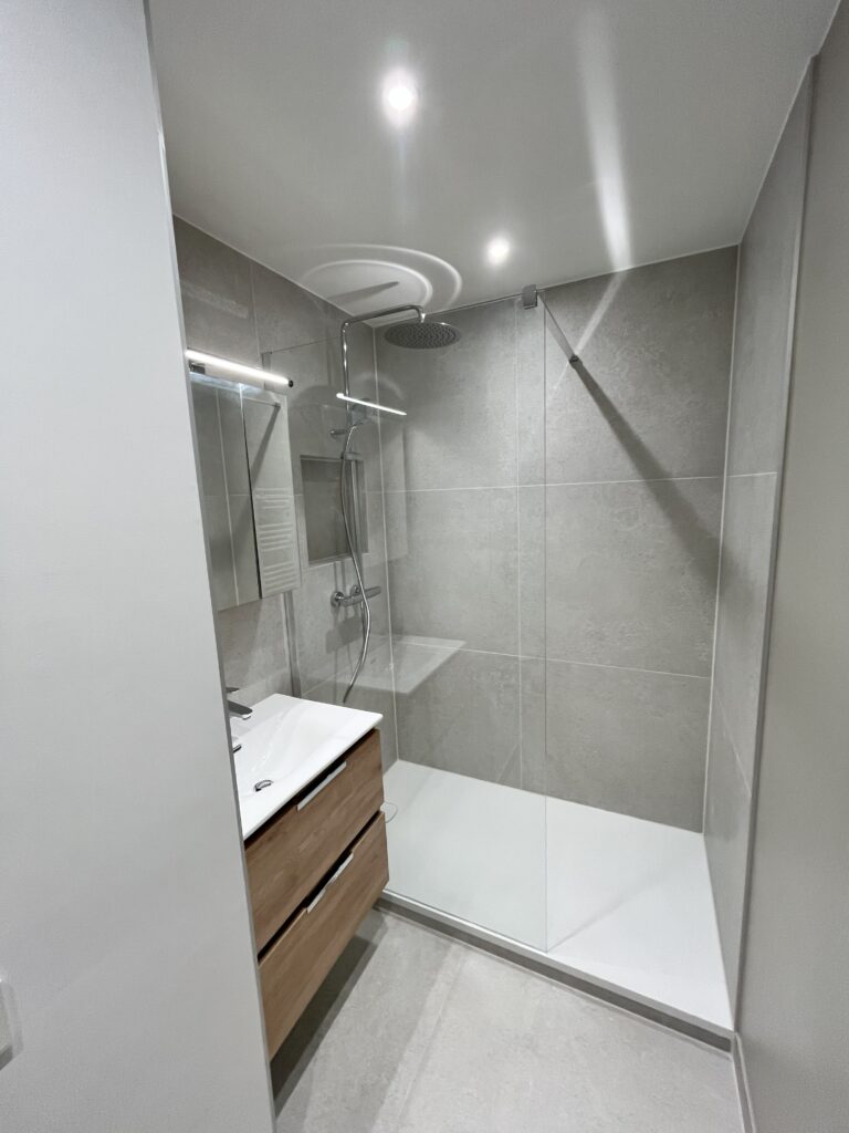 confiez la r&eacute;novation de votre salle de bain &agrave; alfortville &agrave; des professionnels. offrez-vous un espace moderne, fonctionnel et adapt&eacute; &agrave; vos besoins. devis gratuit et conseils personnalis&eacute;s.