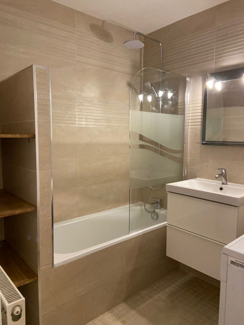 confiez la rénovation de votre salle de bain à alfortville à des experts qualifiés. designs modernes, matériaux de qualité et accompagnement sur-mesure pour transformer votre espace selon vos envies.