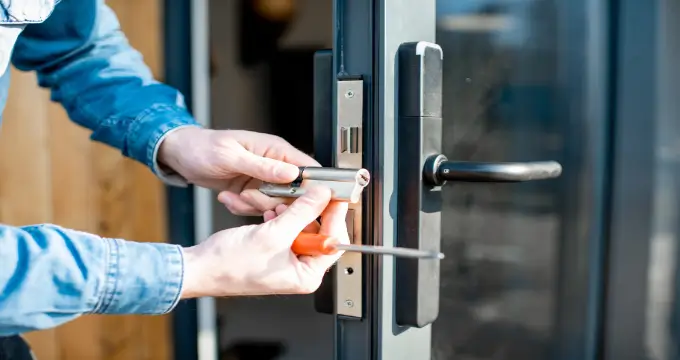 besoin d'un serrurier à alfortville ? profitez d'une assistance rapide et professionnelle pour l'ouverture de porte, le dépannage ou le remplacement de serrure. service disponible 24h/24 et 7j/7 !