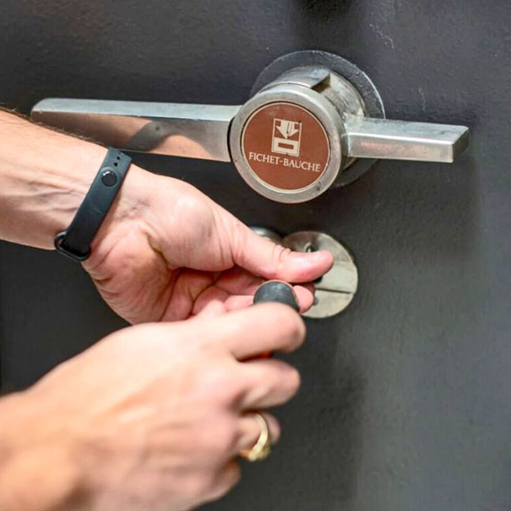 besoin d'un serrurier en urgence &agrave; alfortville ? d&eacute;pannage rapide 24h/24 et 7j/7 pour ouverture de porte, changement de serrure et intervention express par un professionnel fiable.