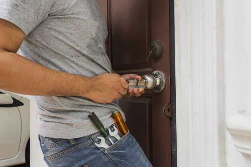 besoin d&rsquo;une intervention rapide pour une porte claqu&eacute;e &agrave; alfortville ? notre service d&rsquo;urgence serrurerie intervient 24h/24 pour l&rsquo;ouverture de porte et la s&eacute;curit&eacute; de votre domicile.