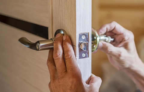 besoin d'une intervention rapide pour une porte claqu&eacute;e &agrave; alfortville ? notre service d'urgence serrurerie intervient 24h/24 pour ouvrir votre porte sans dommage. contactez-nous d&egrave;s maintenant !